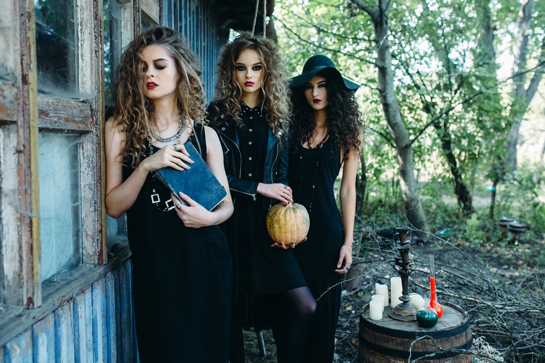 Black:The Staple Colour In Gothic Fashion